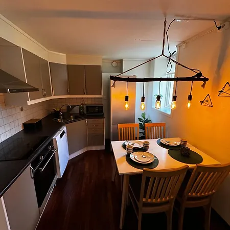 Central, 2 Bedroom, Free Parking ترومسو