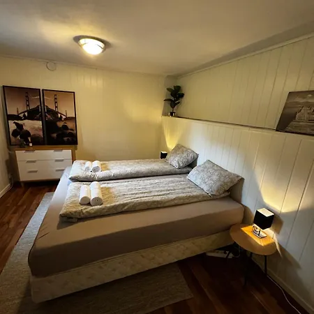 Central, 2 Bedroom, Free Parking