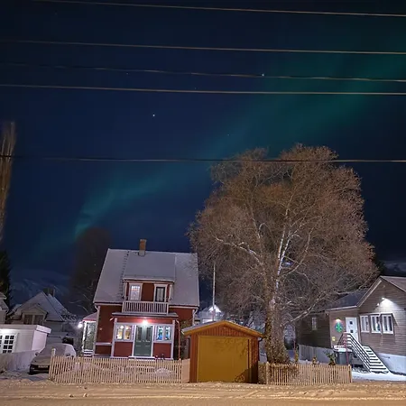 Central, 2 Bedroom, Free Parking *