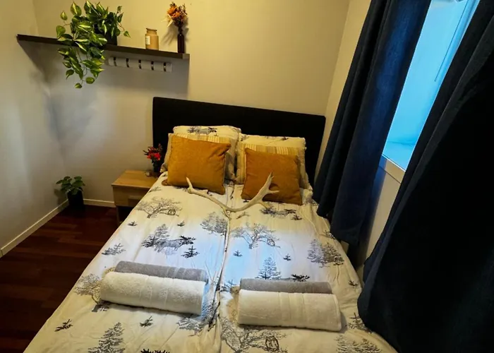 Central, 2 Bedroom, Free Parking *