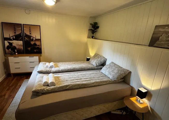 Central, 2 Bedroom, Free Parking