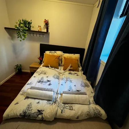 Central, 2 Bedroom, Free Parking *